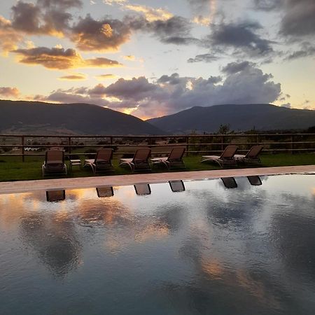 Villa Casale Dei Briganti à Norcia Extérieur photo