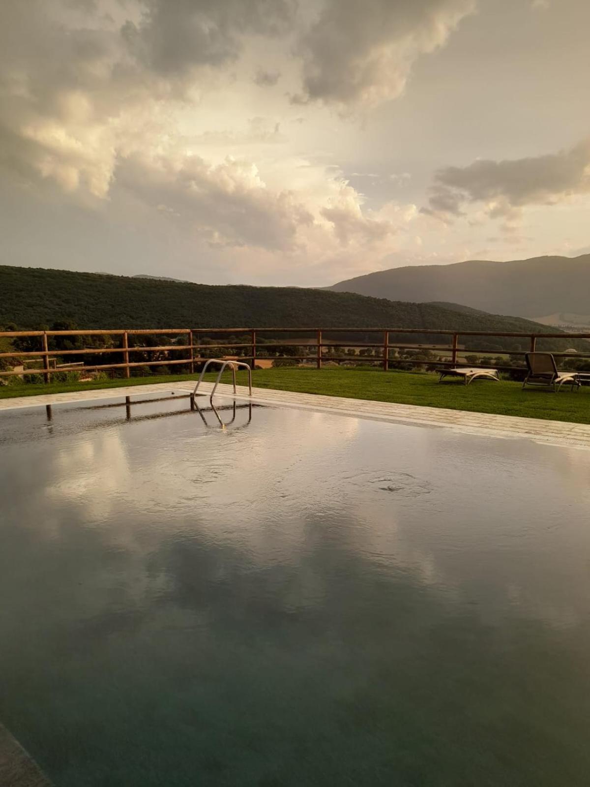 Villa Casale Dei Briganti à Norcia Extérieur photo