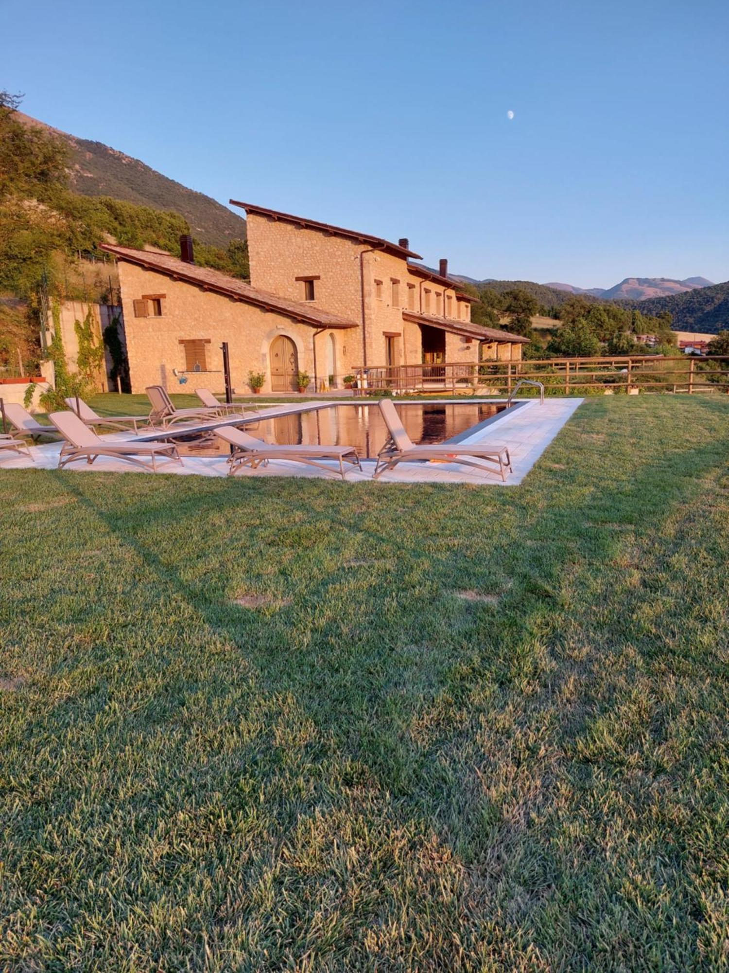 Villa Casale Dei Briganti à Norcia Extérieur photo