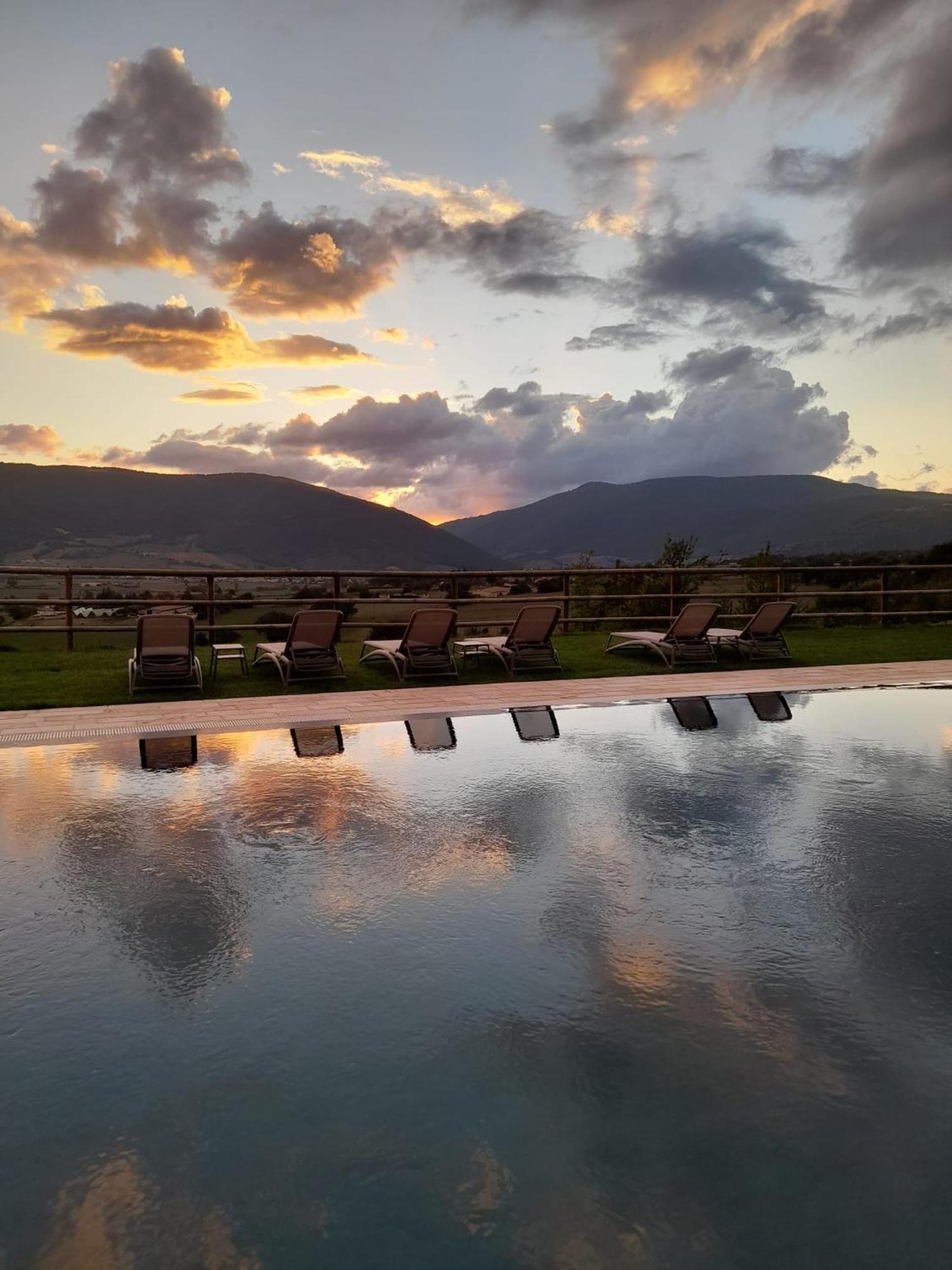 Villa Casale Dei Briganti à Norcia Extérieur photo
